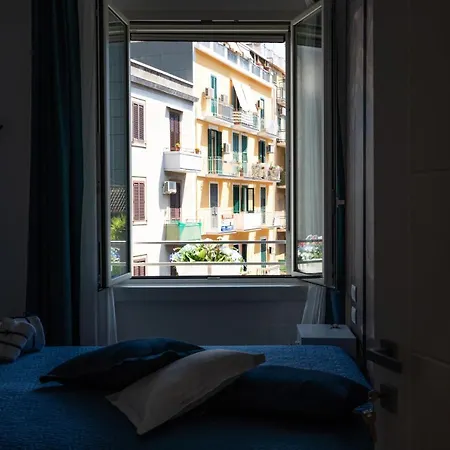 L' Angolo Dei Poeti - Couette-café 4*