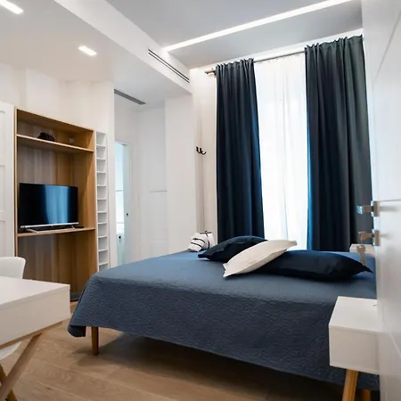 L' Angolo Dei Poeti - Panzió 4*